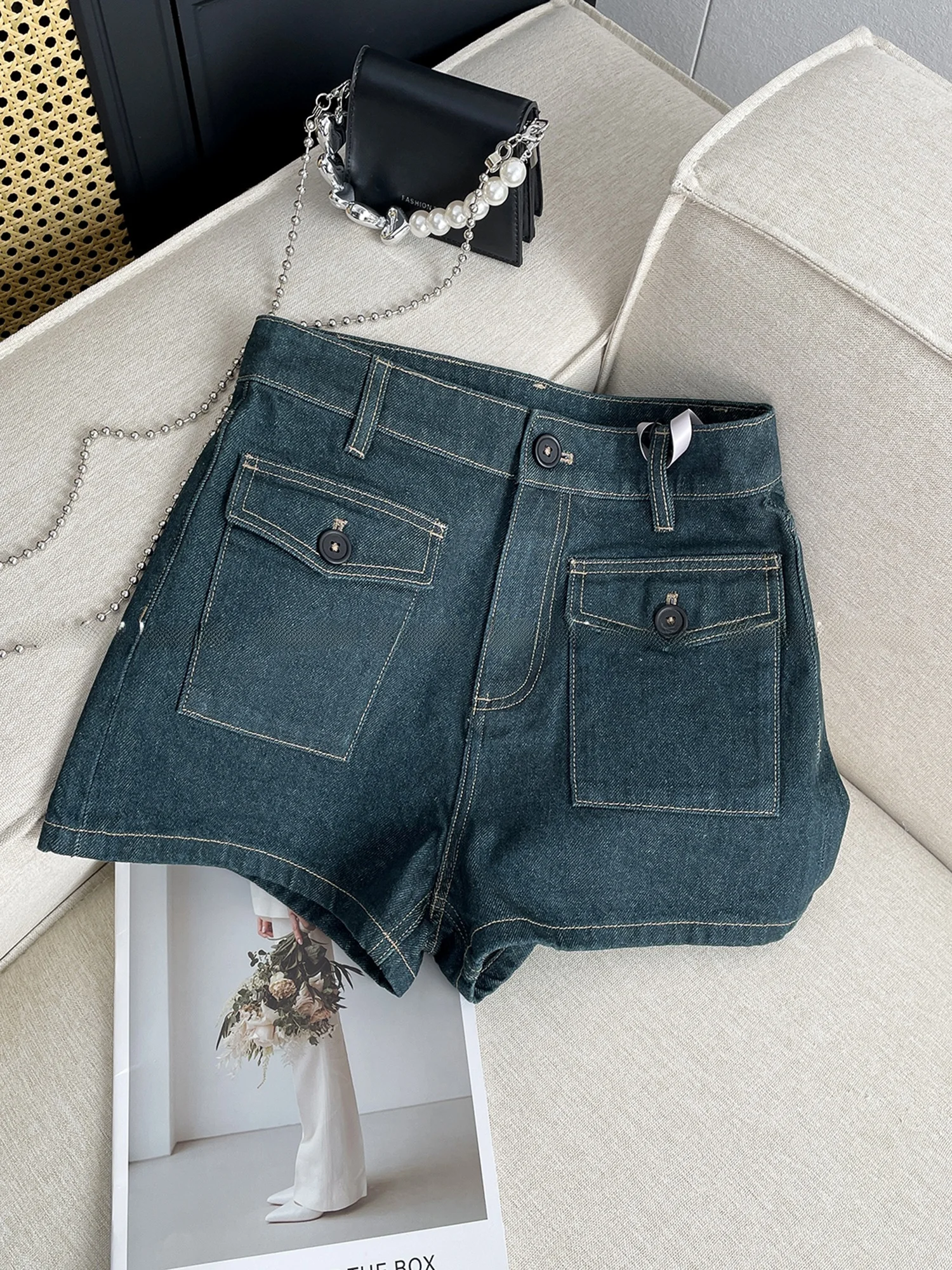 Ретро-джинсы в корейском стиле с высокой талией, прямые, синие, летние, новые, модные, стройнящие, повседневные, для женщин
Ретро-джинсы в корейском стиле с высокой талией, прямые, синие, летние, новые, модные, стройнящие, повседневные, для женщин