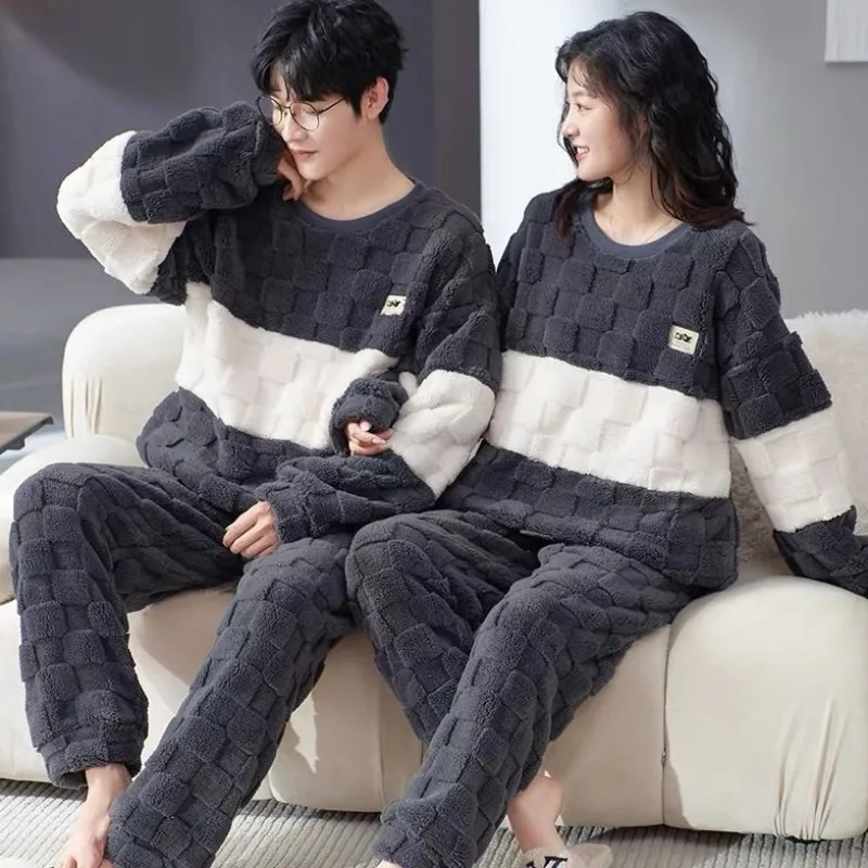 Coral Fleece Couple Pajamas Women Can Add Fleece Thickness in Autumn Winter Men Can Wear Two Sets of Home Wear Outside in Winter 
Coral Fleece Couple Pajamas Women Can Add Fleece Thickness in Autumn Winter Men Can Wear Two Sets of Home Wear Outside in Winter