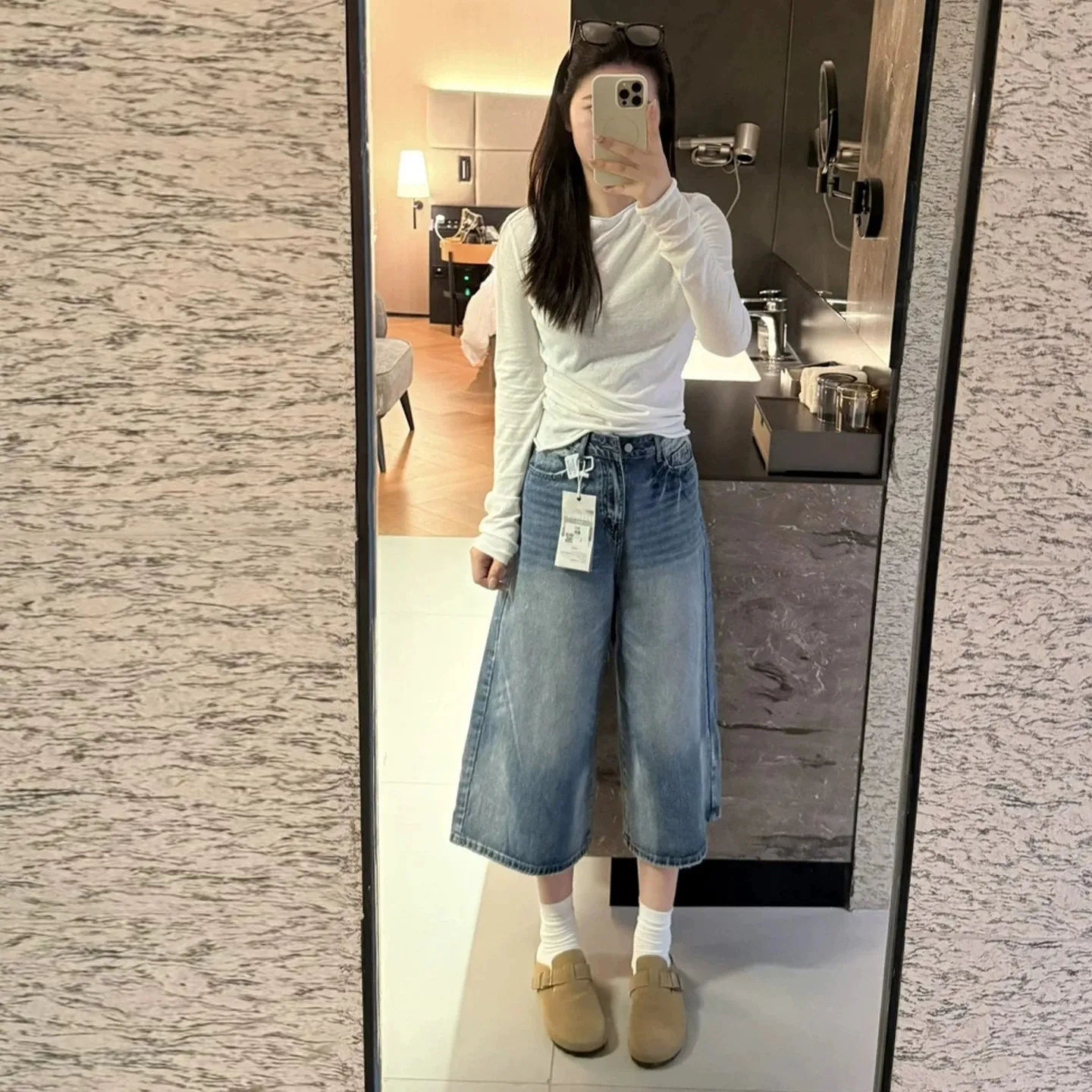 American Style High Waist Wide Leg Jeans Women's Summer New Loose Fit Short Pants Cotton Stretch Denim Blue Washed Effect
American Style High Waist Wide Leg Jeans Women's Summer New Loose Fit Short Pants Cotton Stretch Denim Blue Washed Effect