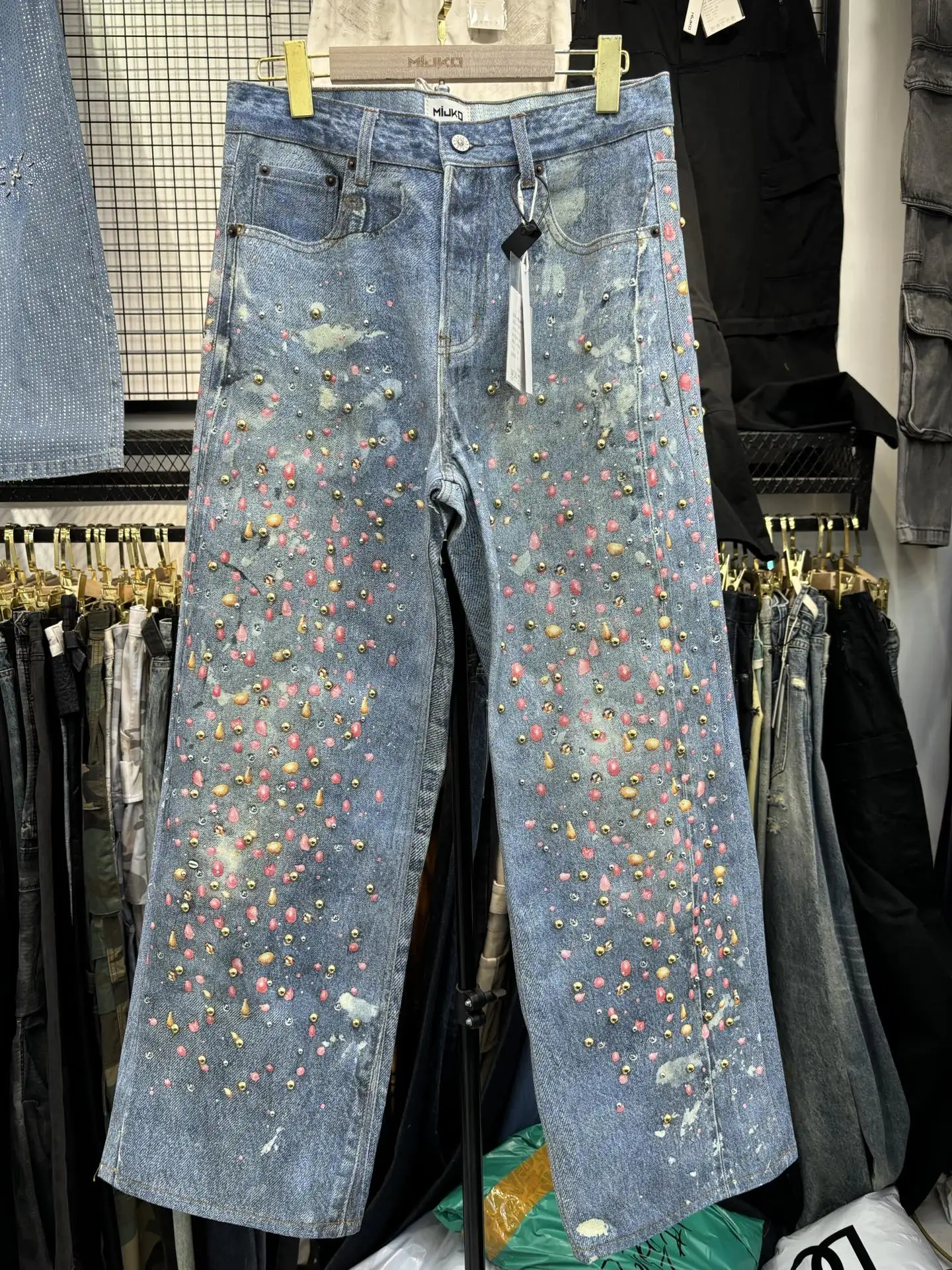 Мужские прямые джинсы Mijko American High Street с 3D принтом и бриллиантами, модные повседневные джинсовые брюки со средней талией...
Мужские прямые джинсы Mijko American High Street с 3D принтом и бриллиантами, модные повседневные джинсовые брюки со средней талией...