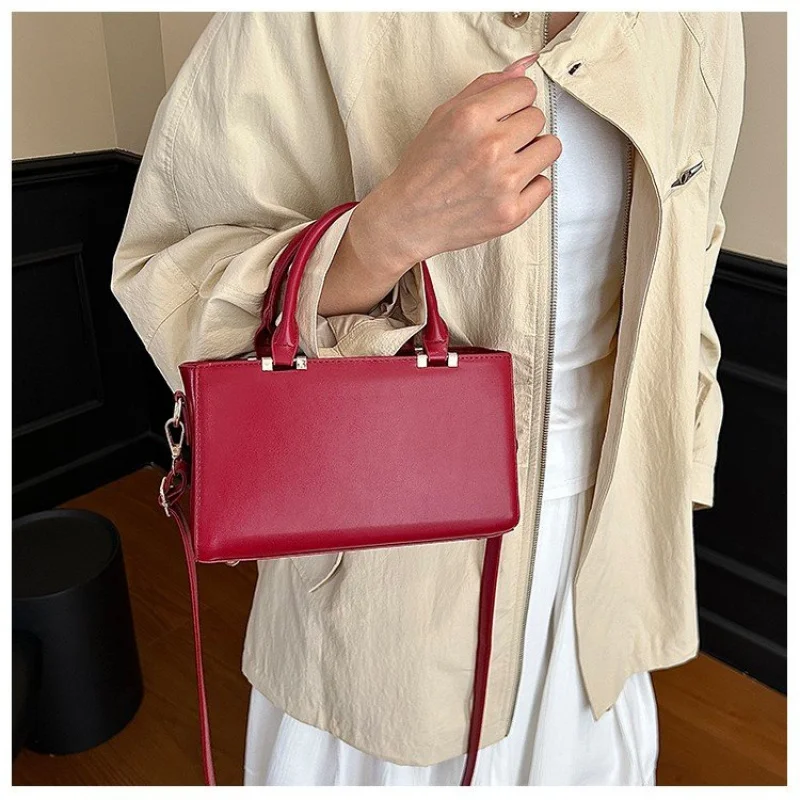 Stylish Women Hand Bag Boasting Popular Elegant Appearance And Paris Classic Vibe Made Of Premium Leather With Textured Surface 
Stylish Women Hand Bag Boasting Popular Elegant Appearance And Paris Classic Vibe Made Of Premium Leather With Textured Surface