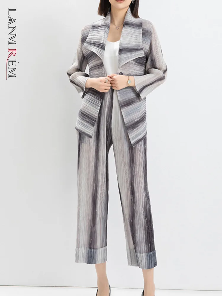 LANMREM Striped Pleated Sets Women Lapel Long Sleeves Shirt With Wide Leg Pants Female Fashion Clothing 2024 Spring New 2DA4304
LANMREM Striped Pleated Sets Women Lapel Long Sleeves Shirt With Wide Leg Pants Female Fashion Clothing 2024 Spring New 2DA4304
