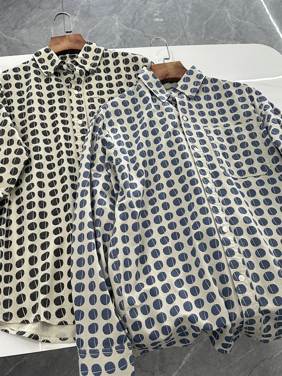 Retro Japanese Sle Polka Dot Print Loose Wide Fit Casual irt for Men Single ket Autumn Season Comfortable Breathable C...
Retro Japanese Sle Polka Dot Print Loose Wide Fit Casual irt for Men Single ket Autumn Season Comfortable Breathable C...