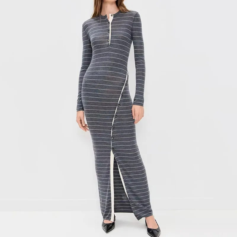 Новое женское трикотажное платье в полоску на осень и зиму 2025 года со шнуровкой на спине и утягивающим стилем.
Новое женское трикотажное платье в полоску на осень и зиму 2025 года со шнуровкой на спине и утягивающим стилем.