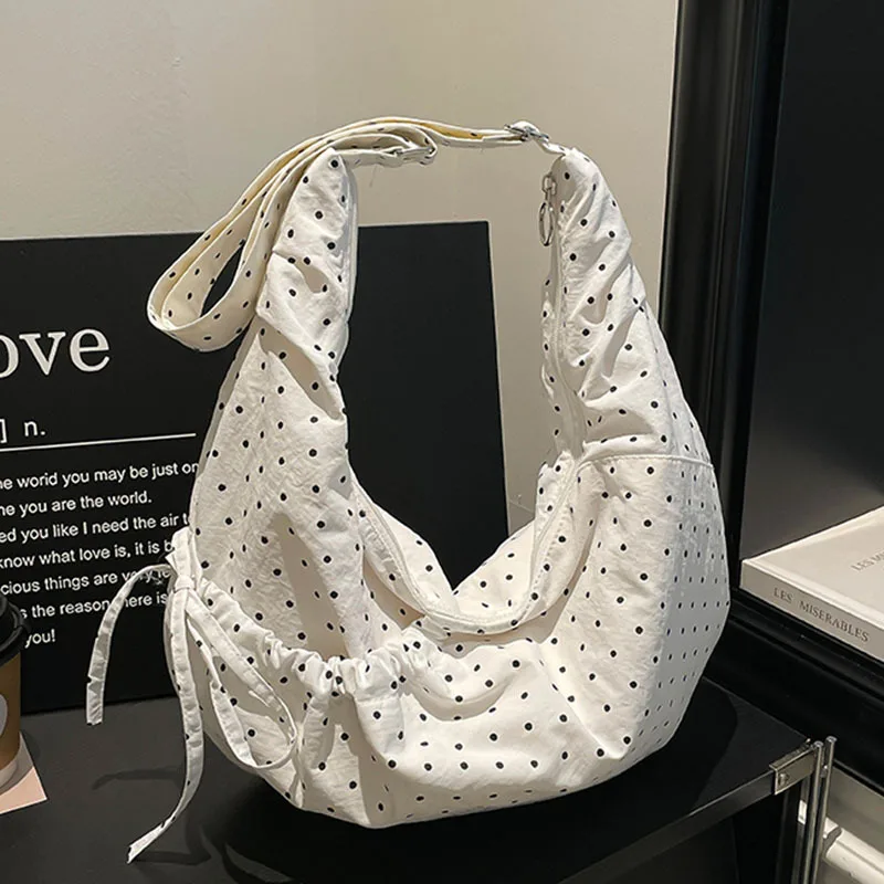 Polka Dot Shoulder Bag Fashion Black White Pleated Lace Dumpling Bag Crossbody Bag Commuting Women Handbags Fast Shipment
Polka Dot Shoulder Bag Fashion Black White Pleated Lace Dumpling Bag Crossbody Bag Commuting Women Handbags Fast Shipment
