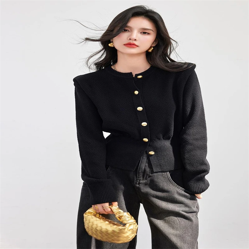 Round Neck Long Sleeve Knitted Cardigan For Women 2024 Autumn New Niche Design Temperament Top Casual Versatile Sweater
Round Neck Long Sleeve Knitted Cardigan For Women 2024 Autumn New Niche Design Temperament Top Casual Versatile Sweater