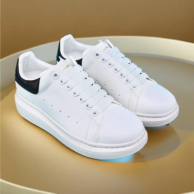 New trendy shoes: women's cricket shoes, flat running, jumping, wear-resistant, cushioned sneakersP
New trendy shoes: women's cricket shoes, flat running, jumping, wear-resistant, cushioned sneakersP