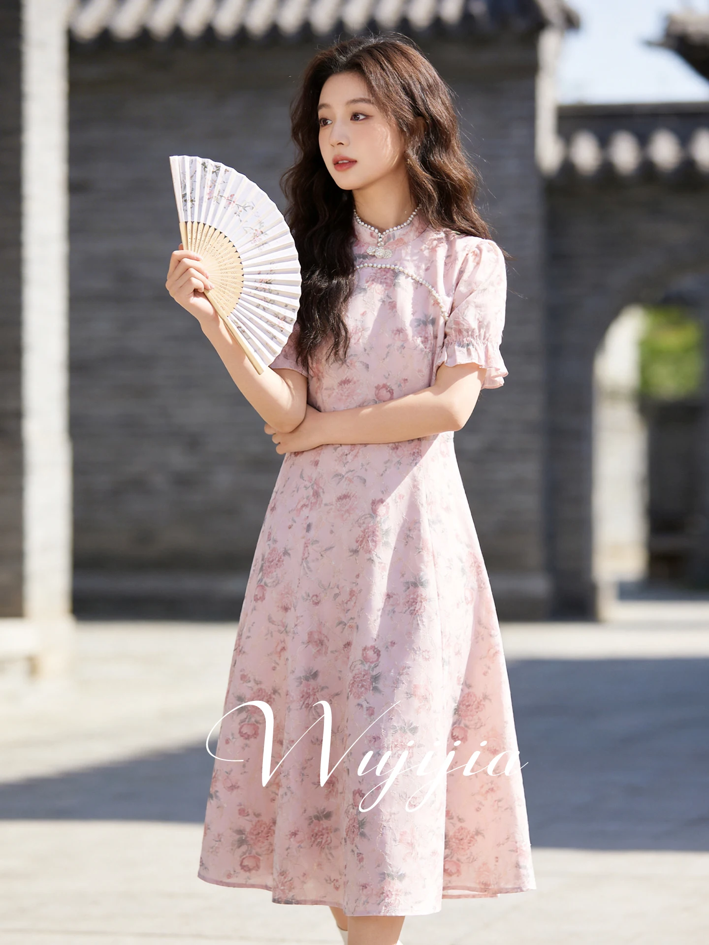 Stunning New Chinese Style Floral Print Maxi Dress plus Size Women's Clothing Summer Seasonal Fashionable Stand Collar Dress
Stunning New Chinese Style Floral Print Maxi Dress plus Size Women's Clothing Summer Seasonal Fashionable Stand Collar Dress