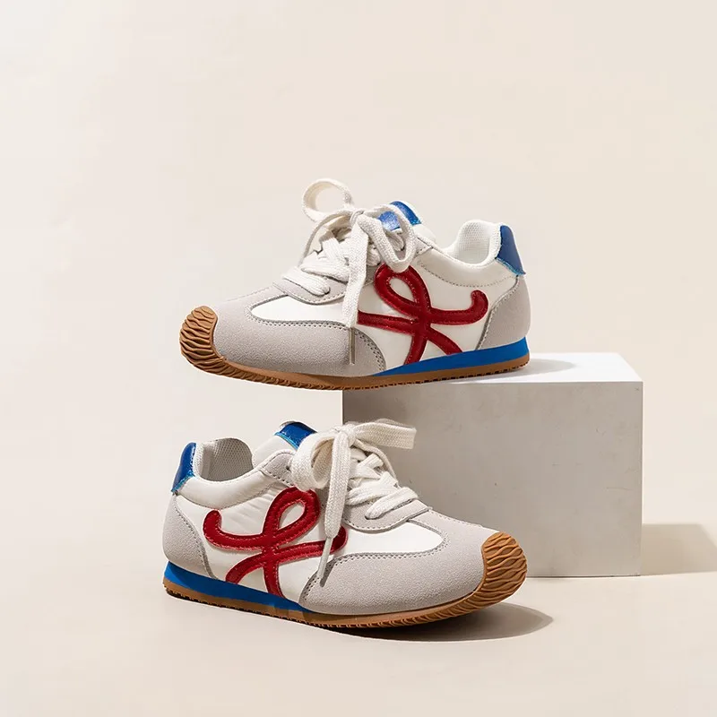 Spring and Summer 2026 New Korean Version of Indoor Girls Canvas Shoes Soft-soled Children's Baby Toddler Shoes Children's Shoes
Spring and Summer 2026 New Korean Version of Indoor Girls Canvas Shoes Soft-soled Children's Baby Toddler Shoes Children's Shoes
