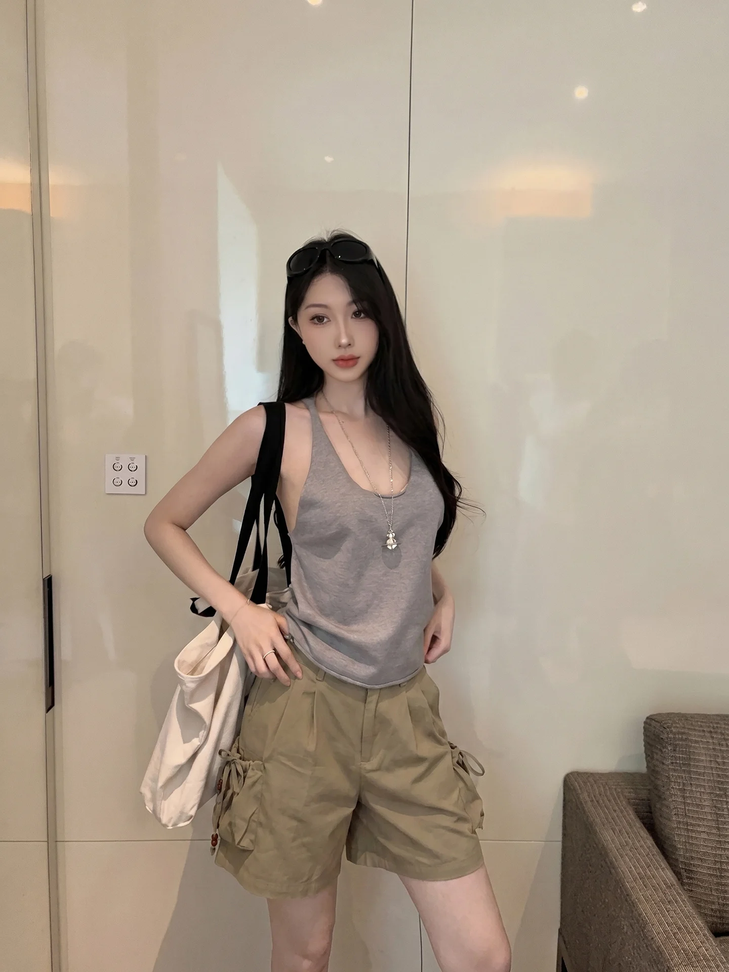 Khaki Wide Leg Short Pants Women's Summer Casual Design Drawstring Pocket Loose Fit American Retro Style High Waist Straight Leg
Khaki Wide Leg Short Pants Women's Summer Casual Design Drawstring Pocket Loose Fit American Retro Style High Waist Straight Leg