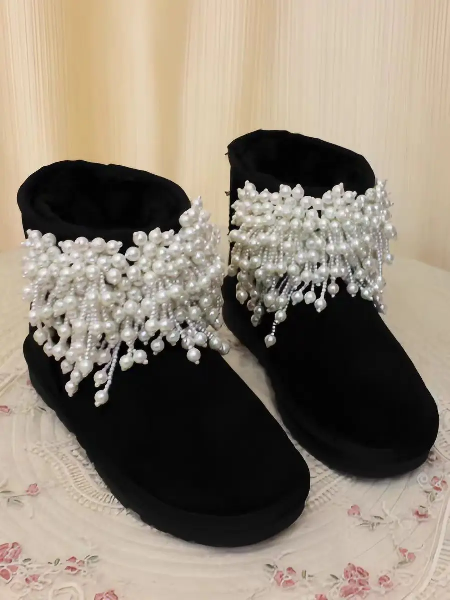 Утолщенные зимние сапоги с жемчужно-белым цветком, цельные женские хлопковые туфли на толстой подошве с мехом большого размера для банкетов, размеры 35-40
Утолщенные зимние сапоги с жемчужно-белым цветком, цельные женские хлопковые туфли на толстой подошве с мехом большого размера для банкетов, размеры 35-40