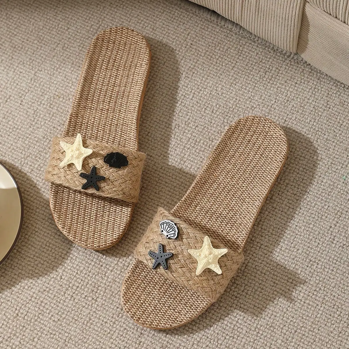 Shell & Starfish Decor Breathable Linen Slide Sandals, Indoor & Outdoor Dual-Purpose Woven Flat Slippers
Shell & Starfish Decor Breathable Linen Slide Sandals, Indoor & Outdoor Dual-Purpose Woven Flat Slippers