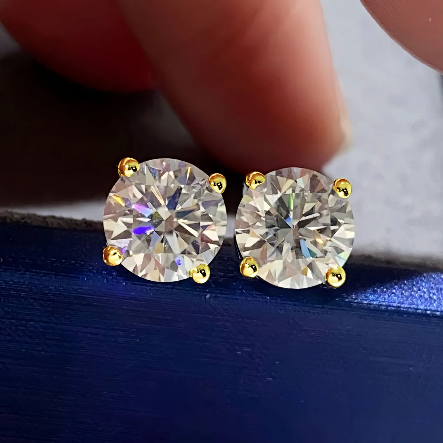 Custom 0.5-2 Carat Earrings GRA Moissanite Studs 925 Sterling Silver D VVS1 Classic Women's Wedding Fine Jewelry
Custom 0.5-2 Carat Earrings GRA Moissanite Studs 925 Sterling Silver D VVS1 Classic Women's Wedding Fine Jewelry