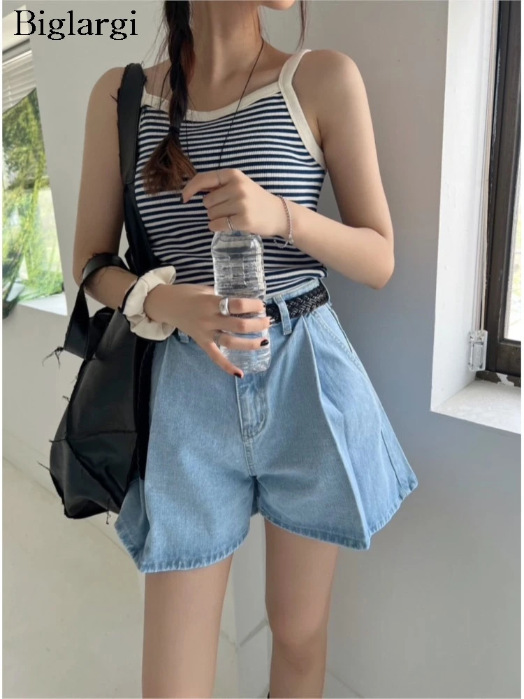 High Waist Denim Summer Mini Shorts Women Retro Fashion Korean Style Loose Pleated Casual Ladies Trousers Wide Leg Woman Shorts
High Waist Denim Summer Mini Shorts Women Retro Fashion Korean Style Loose Pleated Casual Ladies Trousers Wide Leg Woman Shorts