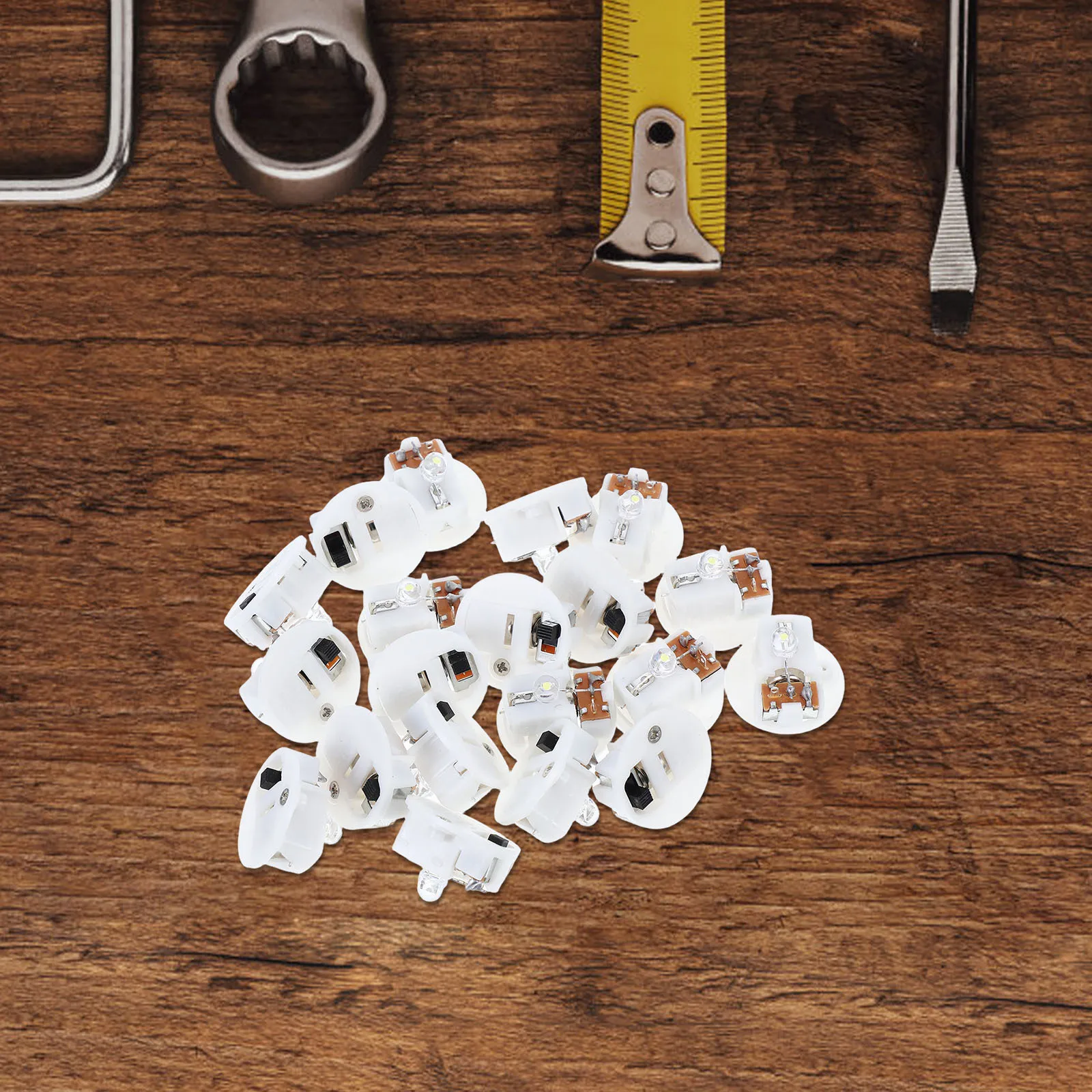 20Pcs Illuminated Keychain 7-Color Changing Light Compact Portable Key Ring Night Lamp for Bag Outdoor Camping Flashlight Decor
20Pcs Illuminated Keychain 7-Color Changing Light Compact Portable Key Ring Night Lamp for Bag Outdoor Camping Flashlight Decor