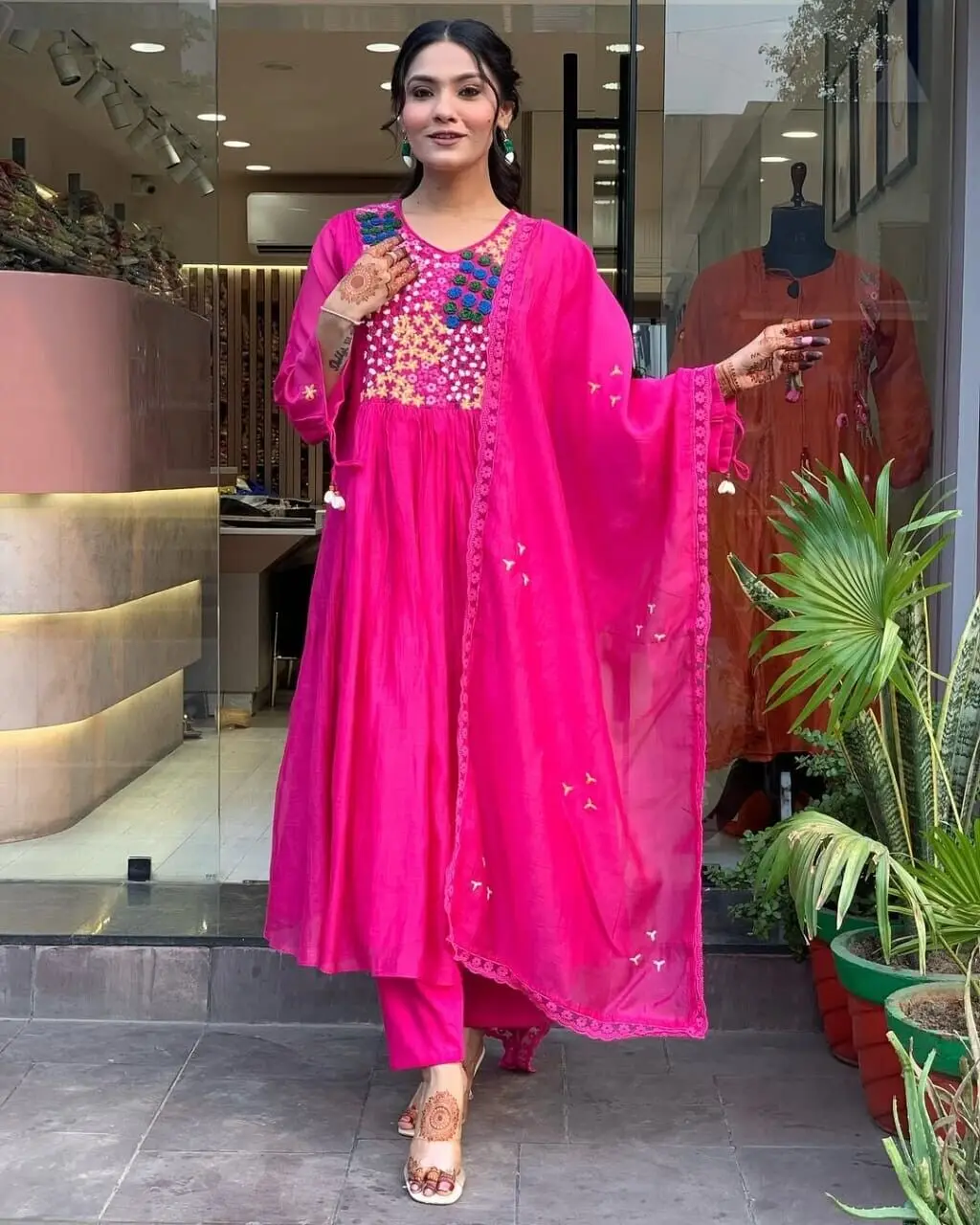 Fully Stitched Palazzo Kurta With Dupatta Set 3 Piece Top Tunic Combo For Eid
Fully Stitched Palazzo Kurta With Dupatta Set 3 Piece Top Tunic Combo For Eid