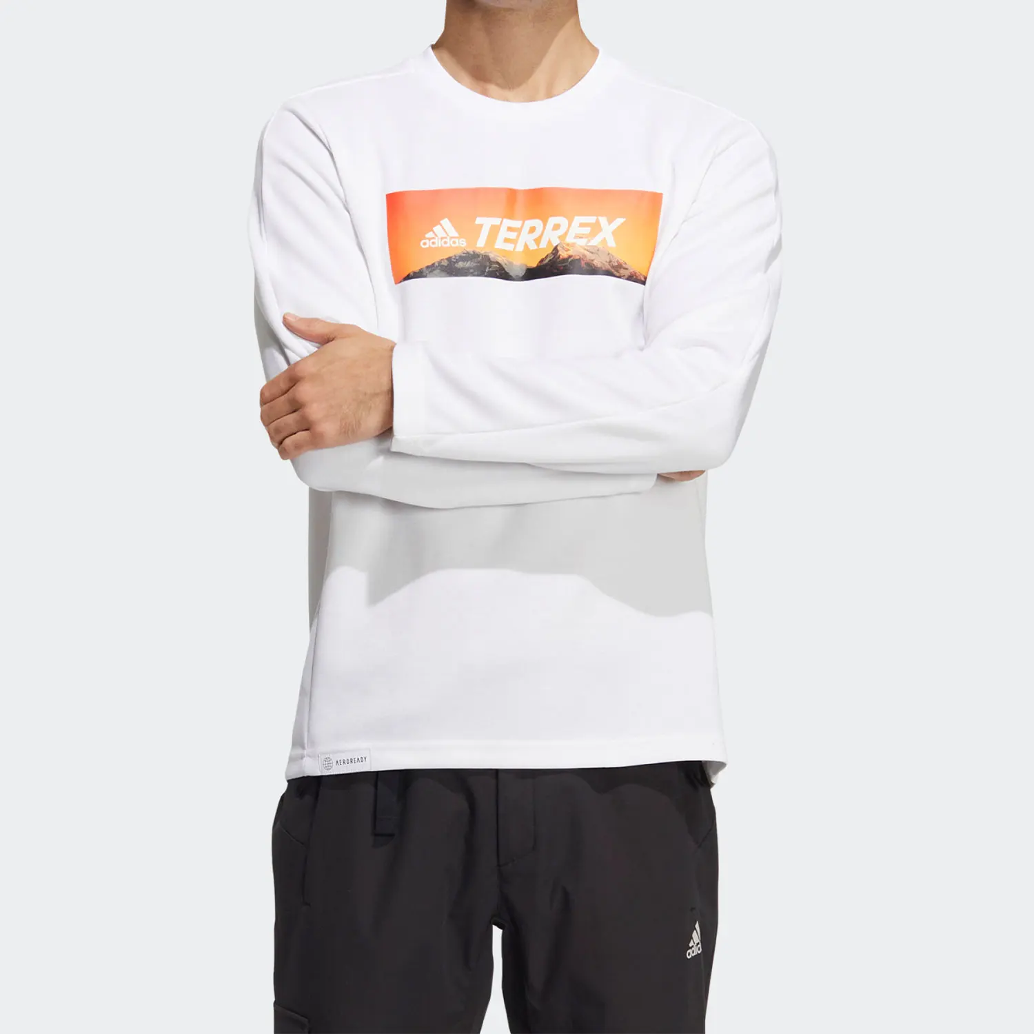 Новая мужская дышащая повседневная спортивная футболка свободного кроя с длинными рукавами Adidas Authentic HE7332
Новая мужская дышащая повседневная спортивная футболка свободного кроя с длинными рукавами Adidas Authentic HE7332