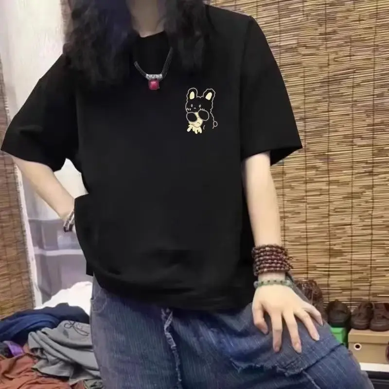 Черная футболка больших размеров с короткими рукавами: милая мультяшная графика кролика 
Черная футболка больших размеров с короткими рукавами: милая мультяшная графика кролика