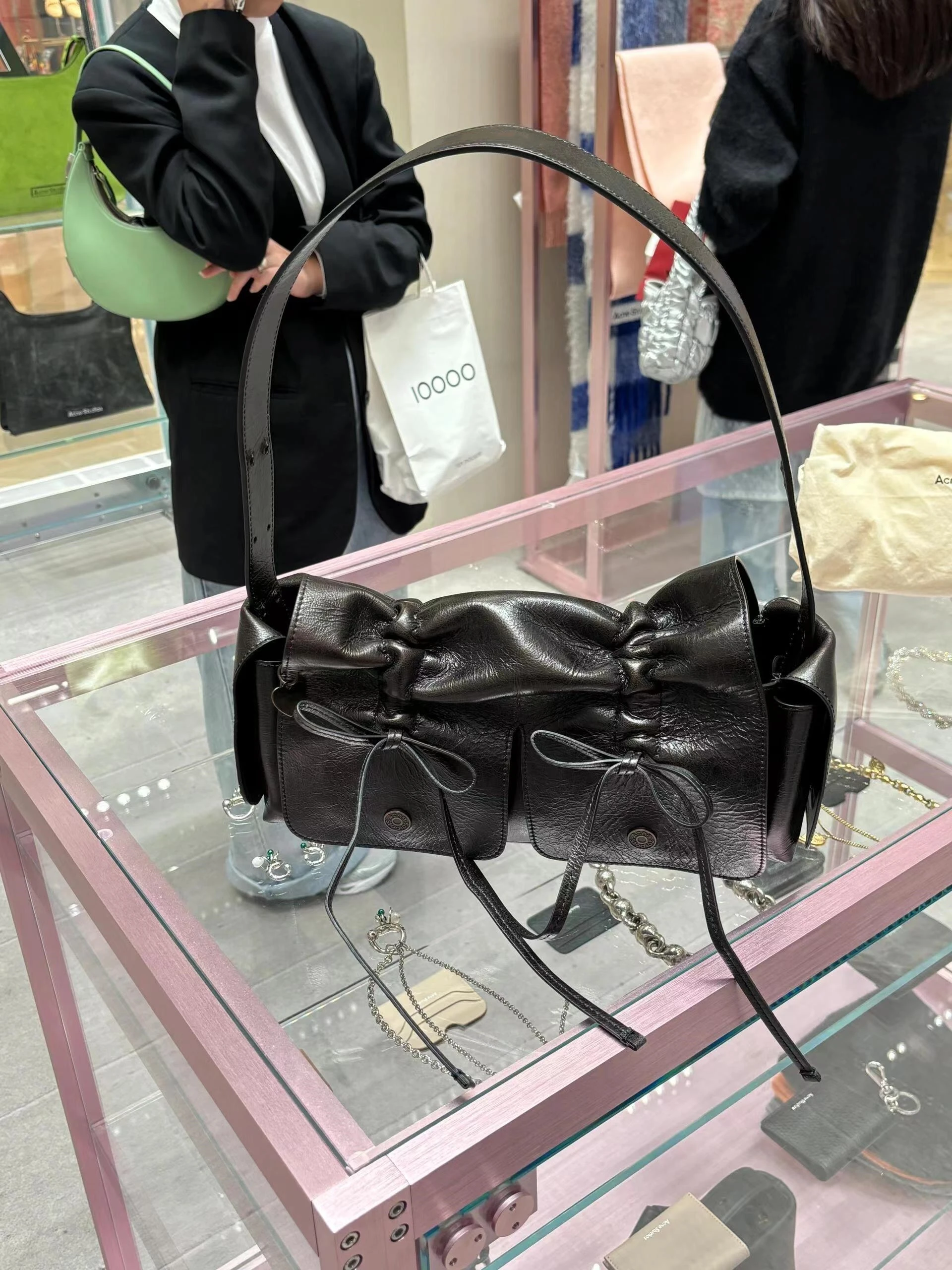 Faionable Motorcycle Sle Pleated Underarm Bag for Commuting Sli oulder Crossbody Bag Trendy Youth Handbag
Faionable Motorcycle Sle Pleated Underarm Bag for Commuting Sli oulder Crossbody Bag Trendy Youth Handbag