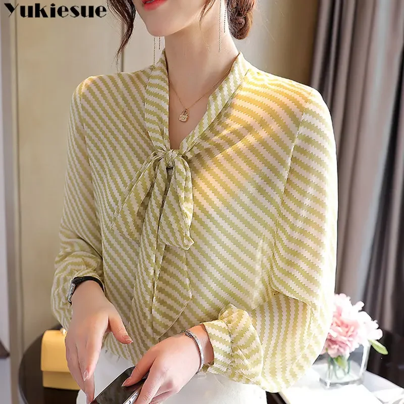 Spring Summer Fashion New Loose Lantern Sleeve Casual Striped VNeck Tops Striped Graceful Blouses Elegant Bow Neck Chiffon Women
Spring Summer Fashion New Loose Lantern Sleeve Casual Striped VNeck Tops Striped Graceful Blouses Elegant Bow Neck Chiffon Women
