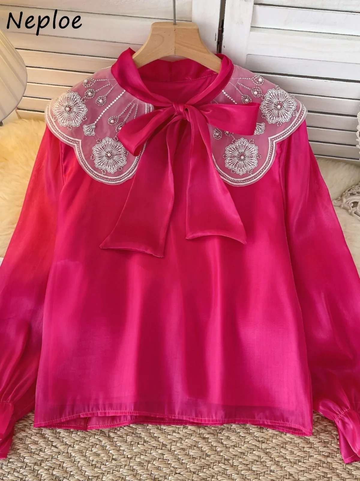Neploe Korea Commuter Loose Frenhc Style Sweet Crop Top Butterfly Sleeve Embroidery Mesh Blusas Bow Diamonds Elegant Solid Shirt
Neploe Korea Commuter Loose Frenhc Style Sweet Crop Top Butterfly Sleeve Embroidery Mesh Blusas Bow Diamonds Elegant Solid Shirt