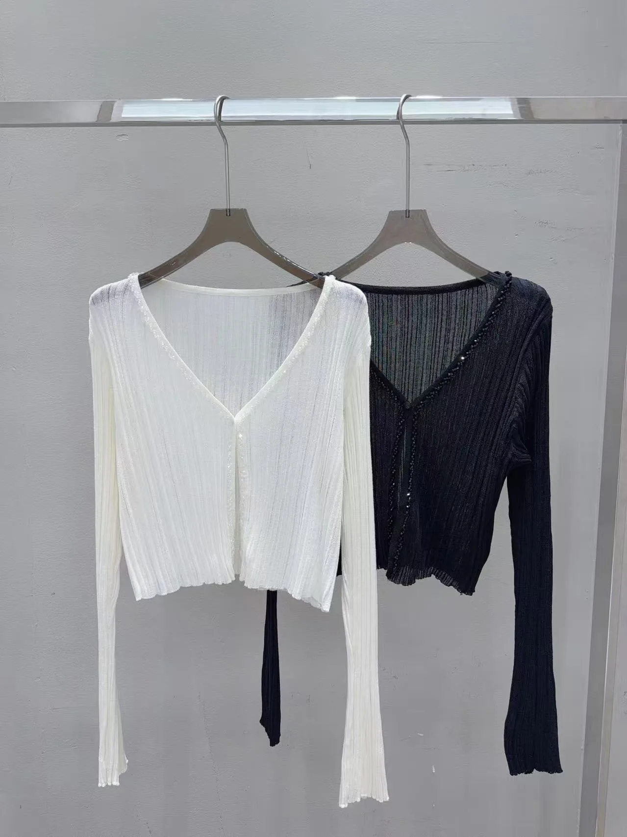Spring Summer New Style Simple Thin V-Neck Knitted Cardigan Women's Short Long Sleeve Outerwear Sun Protection Jacket
Spring Summer New Style Simple Thin V-Neck Knitted Cardigan Women's Short Long Sleeve Outerwear Sun Protection Jacket