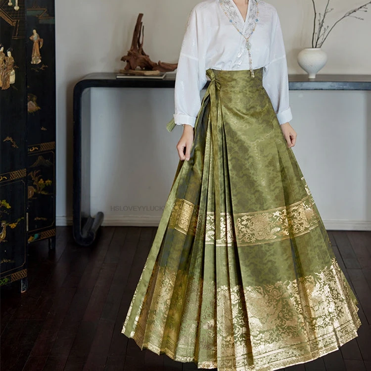New Chinese Style Horse Face Skirt Set 2024 Original Design Ming Dynsaty V Neck Hanfu Daily Chinese Traditional Hanfu Dress Set
New Chinese Style Horse Face Skirt Set 2024 Original Design Ming Dynsaty V Neck Hanfu Daily Chinese Traditional Hanfu Dress Set