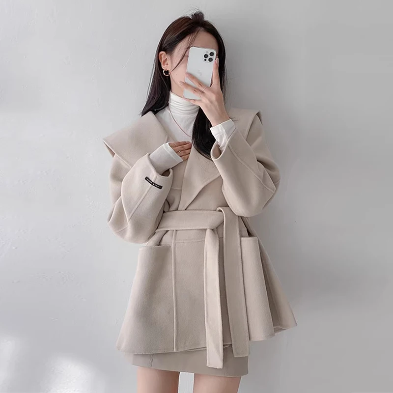 Chic Autumn Winter Navy Collar Belted Waist Cinching Long Sve Woolen Coat Women's Faion Retro High-End Feeling Commute S...
Chic Autumn Winter Navy Collar Belted Waist Cinching Long Sve Woolen Coat Women's Faion Retro High-End Feeling Commute S...