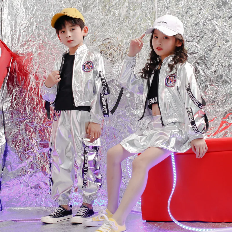 Boys Girls Hip Hop Silver Color Cool Style Dance Outfit Kids Street Dance Jazz Drum Stage Performance Party Streetwear Tracksuit
Boys Girls Hip Hop Silver Color Cool Style Dance Outfit Kids Street Dance Jazz Drum Stage Performance Party Streetwear Tracksuit