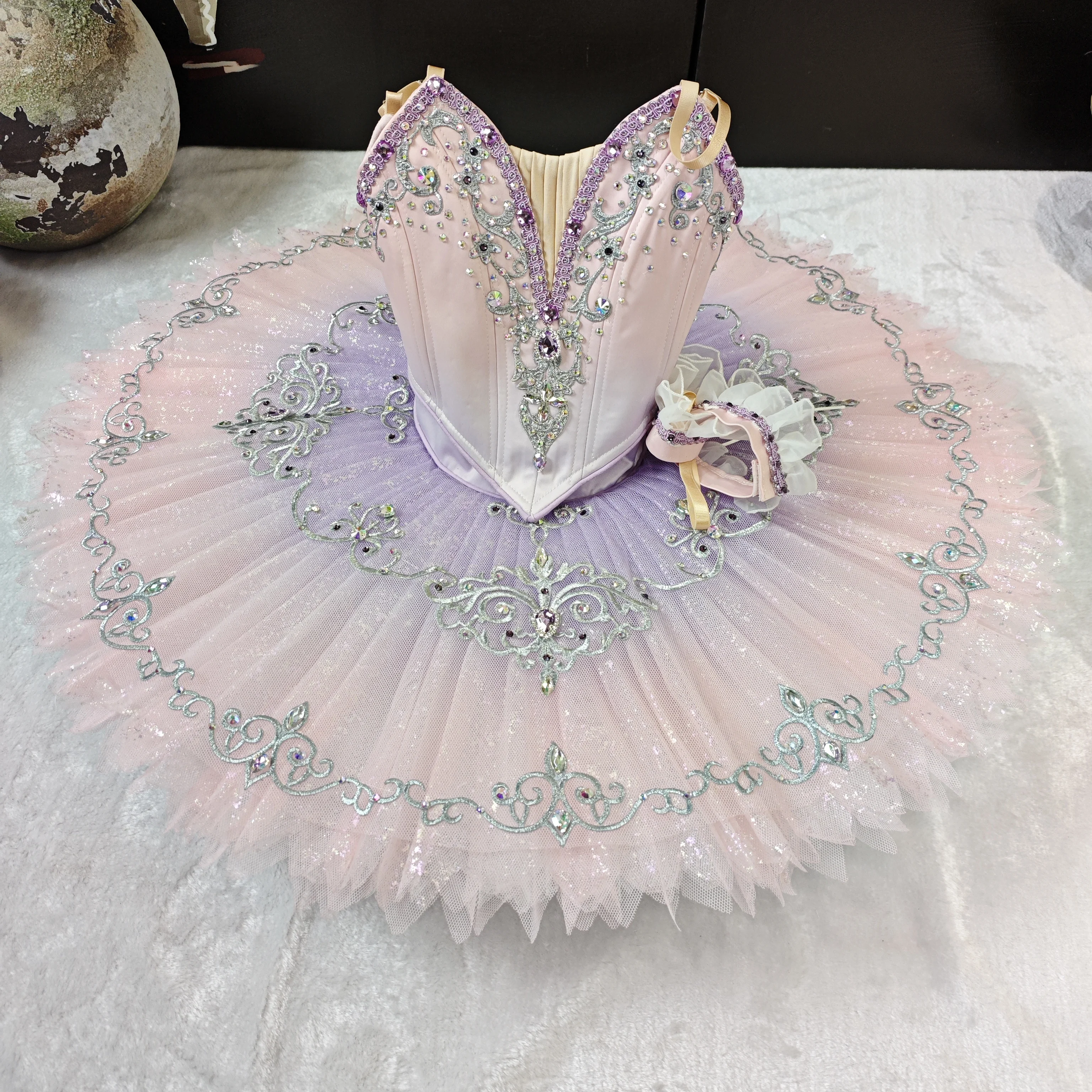 BT 01570 high quality Unique Design 9 or 12 layers Kid Girls Children Women Adult Performance Wear Pink Ballet Tutu Costumes
BT 01570 high quality Unique Design 9 or 12 layers Kid Girls Children Women Adult Performance Wear Pink Ballet Tutu Costumes