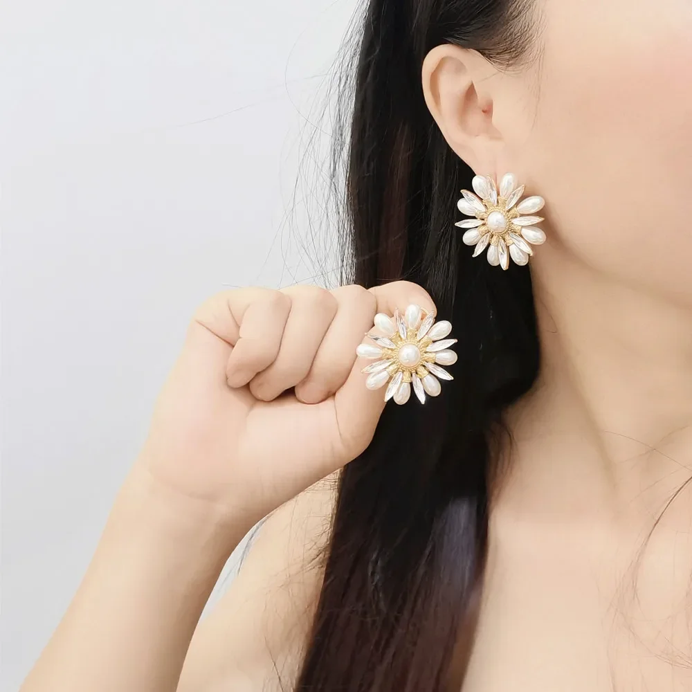 New In Pearl Earrings Silver 925 18k Gold Plated For Women Luxury Designer Wedding Trendy Jewelry Novelties 2023 Trend To Sell
New In Pearl Earrings Silver 925 18k Gold Plated For Women Luxury Designer Wedding Trendy Jewelry Novelties 2023 Trend To Sell