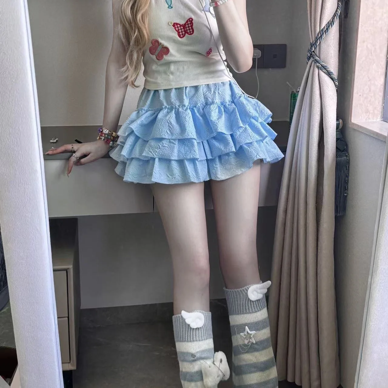 Y2k Japanese Style Kawaii Short Party Skirts 2000s Harajuku Vintage Sweet Lolita Summer Mini Skirt Elegant Pure Color Cake Skirt
Y2k Japanese Style Kawaii Short Party Skirts 2000s Harajuku Vintage Sweet Lolita Summer Mini Skirt Elegant Pure Color Cake Skirt