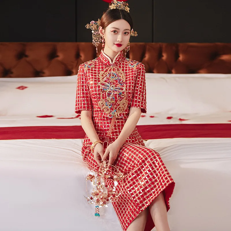 Luxury Exquisite Sequins Beaded Embroidery Wedding Qipao Dress Elegant Marriage Toast Clothing Evening Gown Cheongsam
Luxury Exquisite Sequins Beaded Embroidery Wedding Qipao Dress Elegant Marriage Toast Clothing Evening Gown Cheongsam