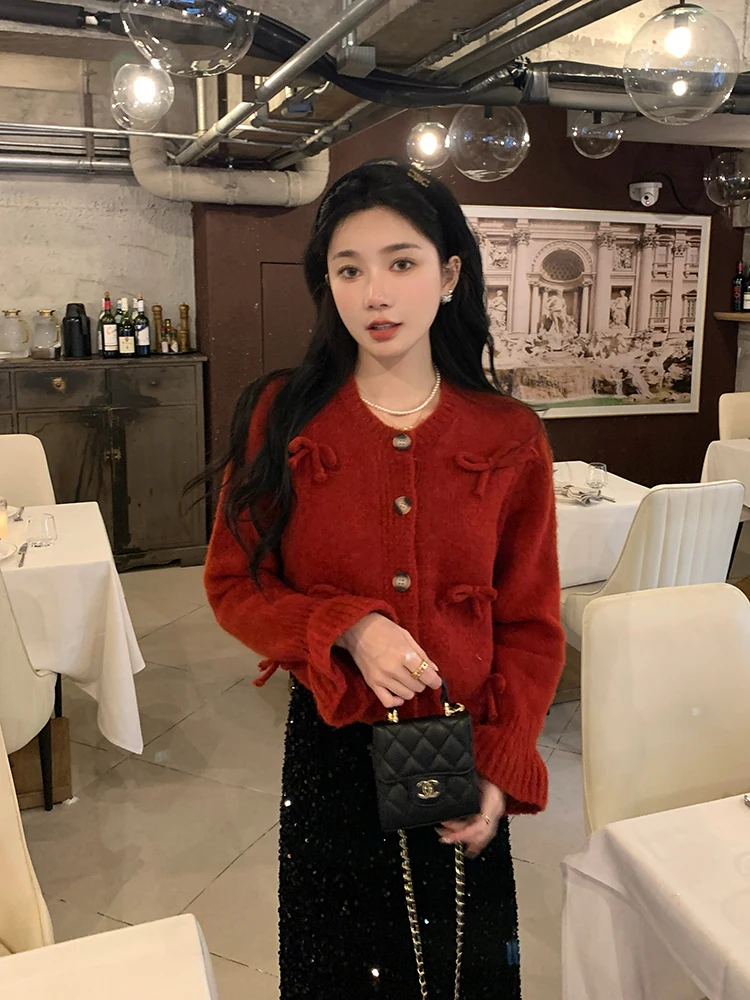 Chen Dayu, новогодний красный красивый свитер с узлом, женский осенне-зимний вязаный открытый кардиган, пальто
Chen Dayu, новогодний красный красивый свитер с узлом, женский осенне-зимний вязаный открытый кардиган, пальто