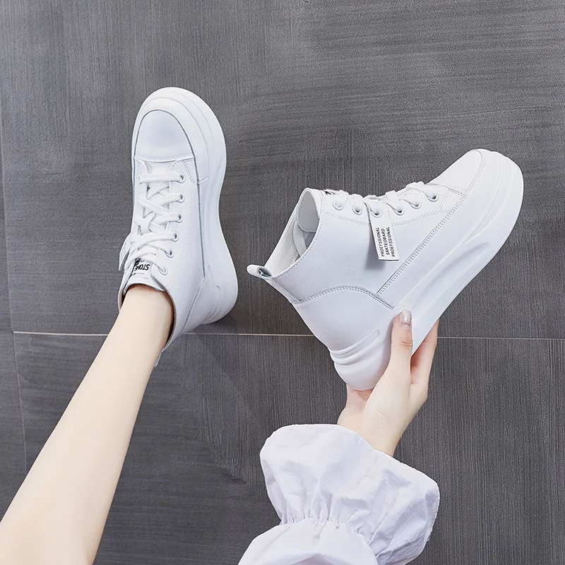High Top New Women Vulcanized Shoes Korean Version Versatile Thick Soled White Shoes Sports Single Women Casual Shoes 
High Top New Women Vulcanized Shoes Korean Version Versatile Thick Soled White Shoes Sports Single Women Casual Shoes