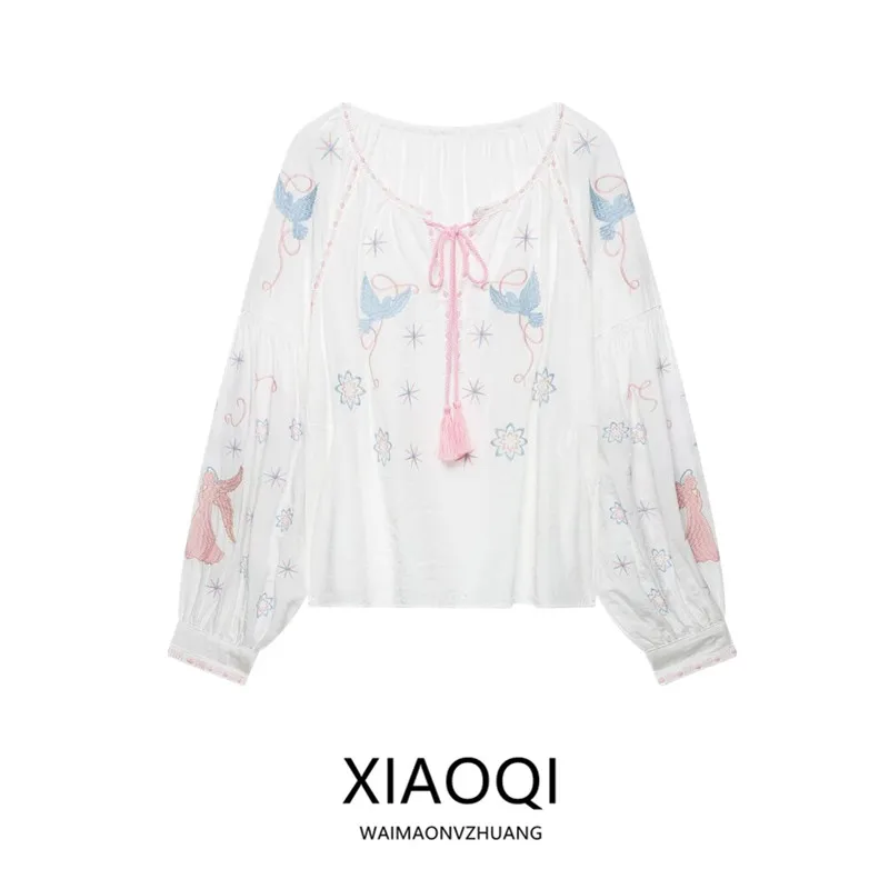 Summer 2026 Women's Design Sense Lantern Sleeve Tassel Embroidered Shirt Top European Style Loose Fit Long Sleeve round Neck
Summer 2026 Women's Design Sense Lantern Sleeve Tassel Embroidered Shirt Top European Style Loose Fit Long Sleeve round Neck