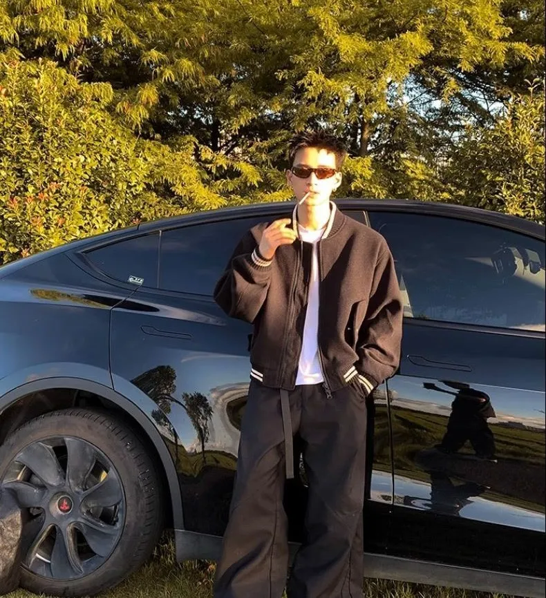 Мужская классическая куртка из шерстяной смеси: гламур, красота, привлекательность, шарм, грация, элегантность, изысканность, утонченность, стиль.
Мужская классическая куртка из шерстяной смеси: гламур, красота, привлекательность, шарм, грация, элегантность, изысканность, утонченность, стиль.