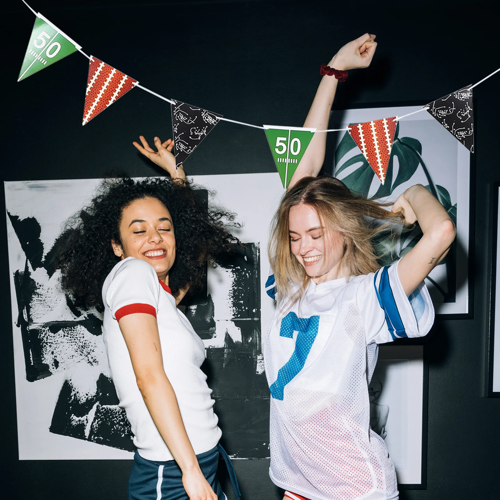 1Pcs Football Bunting Pennant Banner Triangle Flag Decorative Sports Garland Birthday Party Supplies Football Party Flag
1Pcs Football Bunting Pennant Banner Triangle Flag Decorative Sports Garland Birthday Party Supplies Football Party Flag