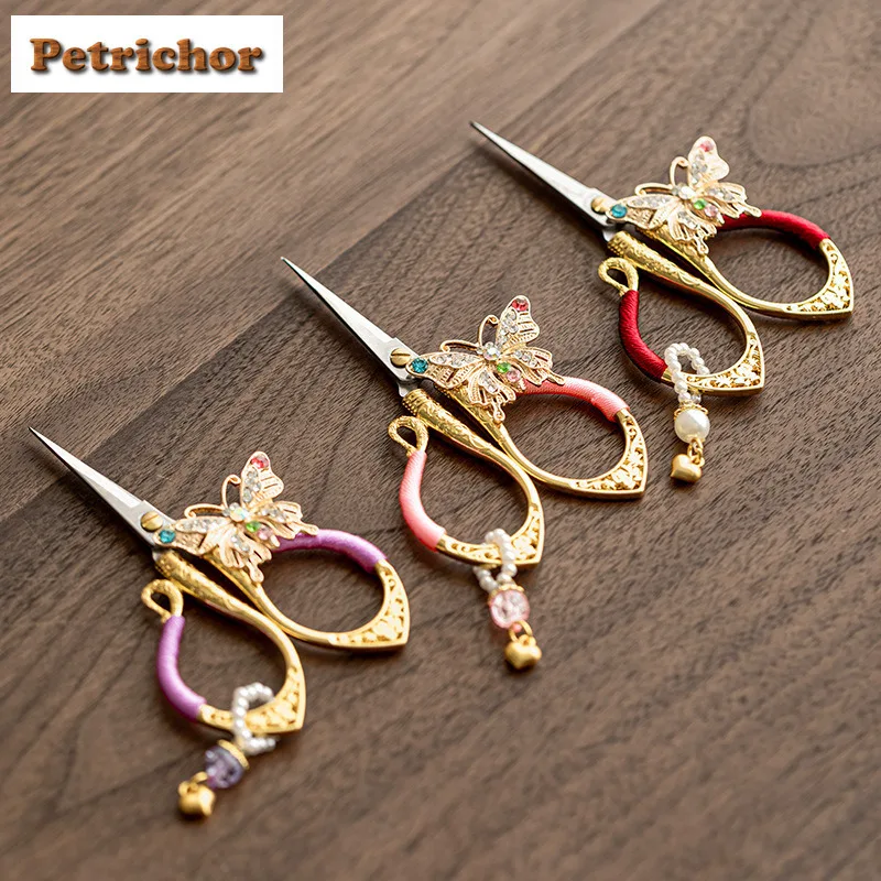 Hand Woven Tea Art Pendant Butterfly Tea Bags Scissors Embroidery Cutting Sewing Tailor Shears Handicraft DIY Teaware Craft Gift
Hand Woven Tea Art Pendant Butterfly Tea Bags Scissors Embroidery Cutting Sewing Tailor Shears Handicraft DIY Teaware Craft Gift