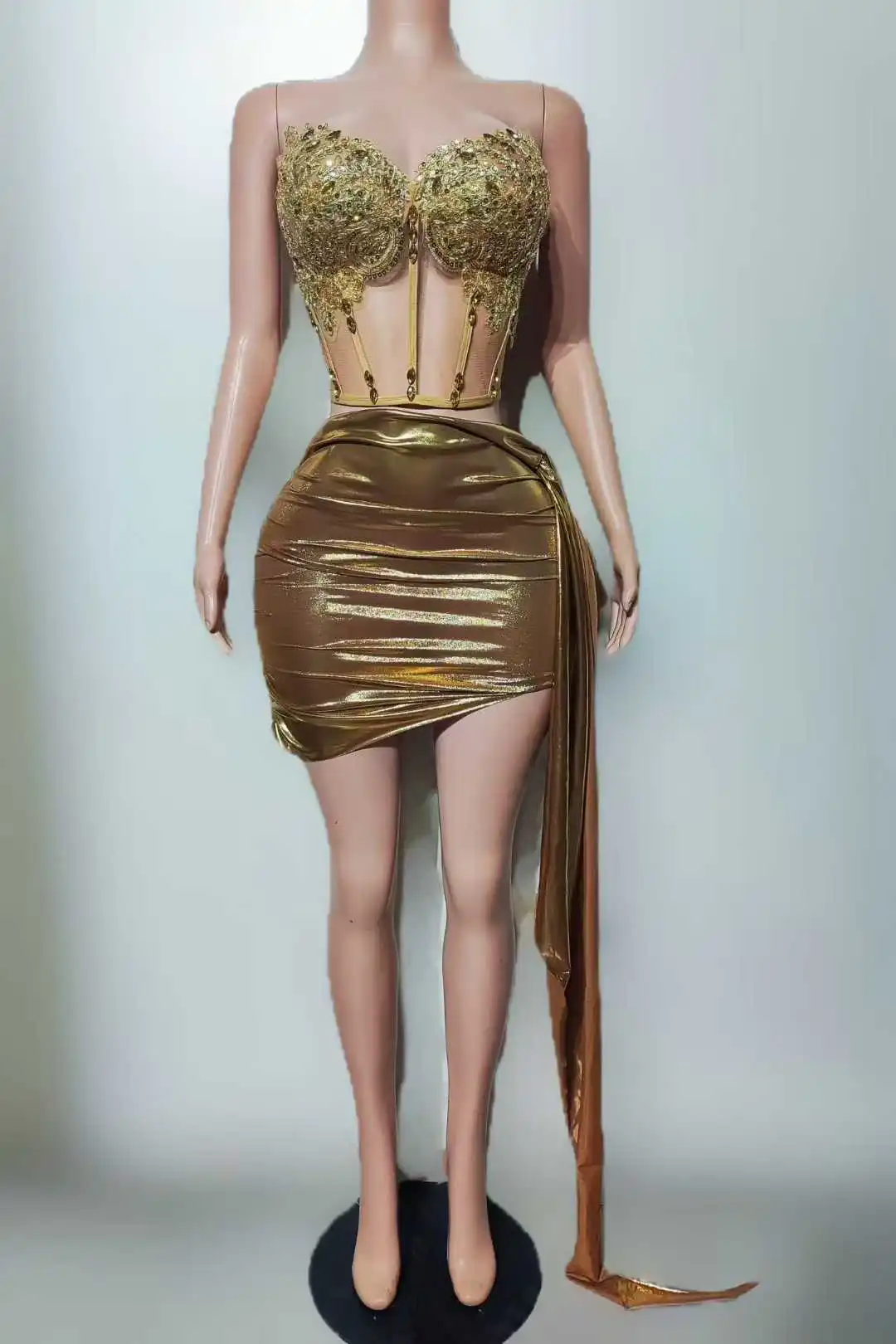 Комплект из 2 предметов: Костюм для выступлений 2026 Gold DJ DS Gogo Dancer Singer Night Clubwear для женщин, для шоу и выступлений
Комплект из 2 предметов: Костюм для выступлений 2026 Gold DJ DS Gogo Dancer Singer Night Clubwear для женщин, для шоу и выступлений