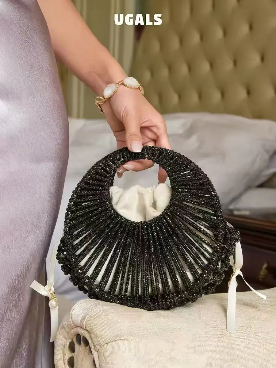 Luxury Designer Fashion Clutch Purse Glitter Rope Woven Handmade Circular Bag Women Handbag Wedding Party Exquisite Banquet Bag
Luxury Designer Fashion Clutch Purse Glitter Rope Woven Handmade Circular Bag Women Handbag Wedding Party Exquisite Banquet Bag