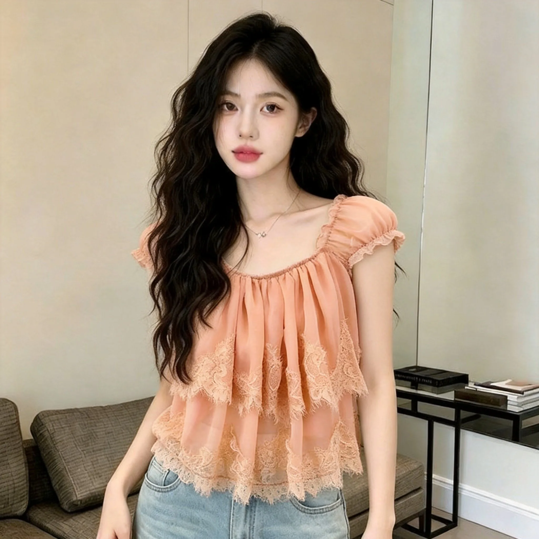 Elegant Lace Splice U-Neck Slimming Versatile Top Summer New Style Trendy Women's Fashion Short Sleeve Loose Fit Casual Wear
Elegant Lace Splice U-Neck Slimming Versatile Top Summer New Style Trendy Women's Fashion Short Sleeve Loose Fit Casual Wear