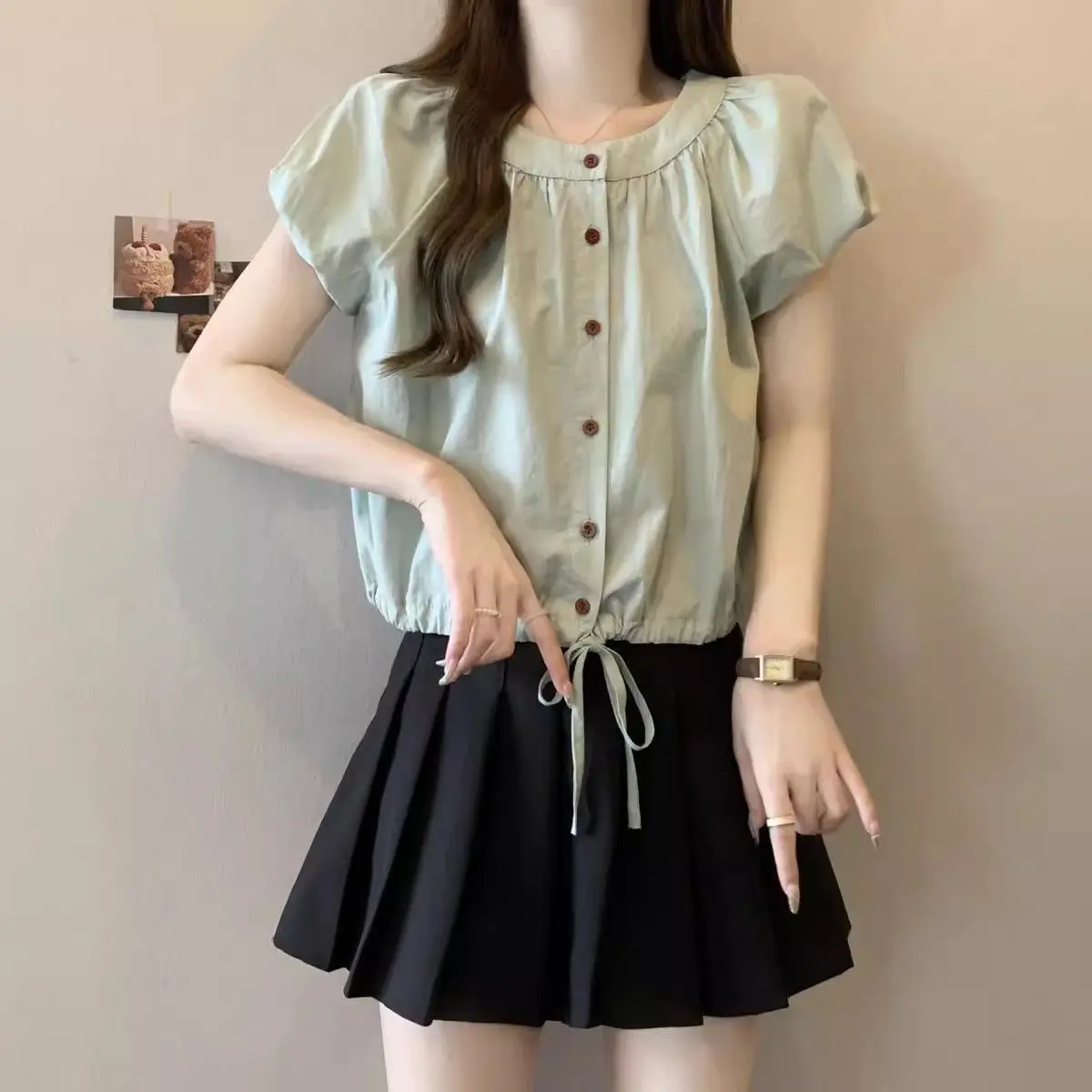 Plus-size Women's Summer New Arrival Solid Color Sweet Style Loose Slimming Drawstring Button Puff Short Sleeve Shirt
Plus-size Women's Summer New Arrival Solid Color Sweet Style Loose Slimming Drawstring Button Puff Short Sleeve Shirt