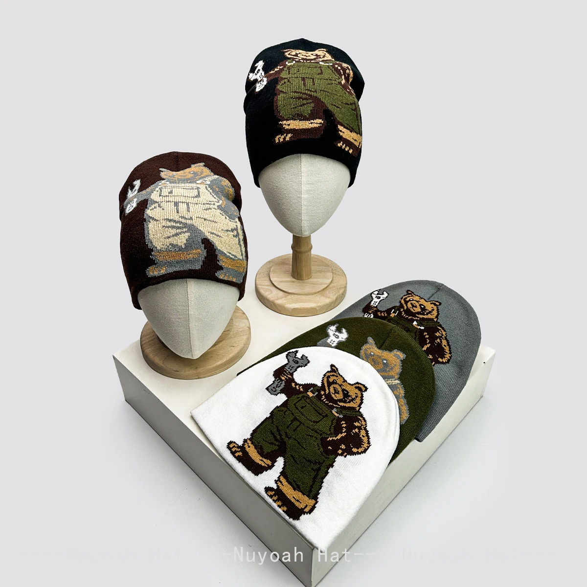 New Men Women Hip-hop Cartoon Jacquard Repairman Bear Knitted Hats Warm Color Block Fashion Personal Beanies Street Versatile
New Men Women Hip-hop Cartoon Jacquard Repairman Bear Knitted Hats Warm Color Block Fashion Personal Beanies Street Versatile