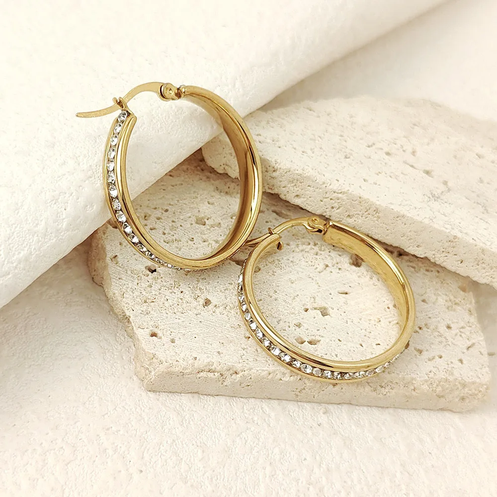 European and American style diamond-inlaid round earrings for women simple and fashionable design without fading jewelry gift
European and American style diamond-inlaid round earrings for women simple and fashionable design without fading jewelry gift