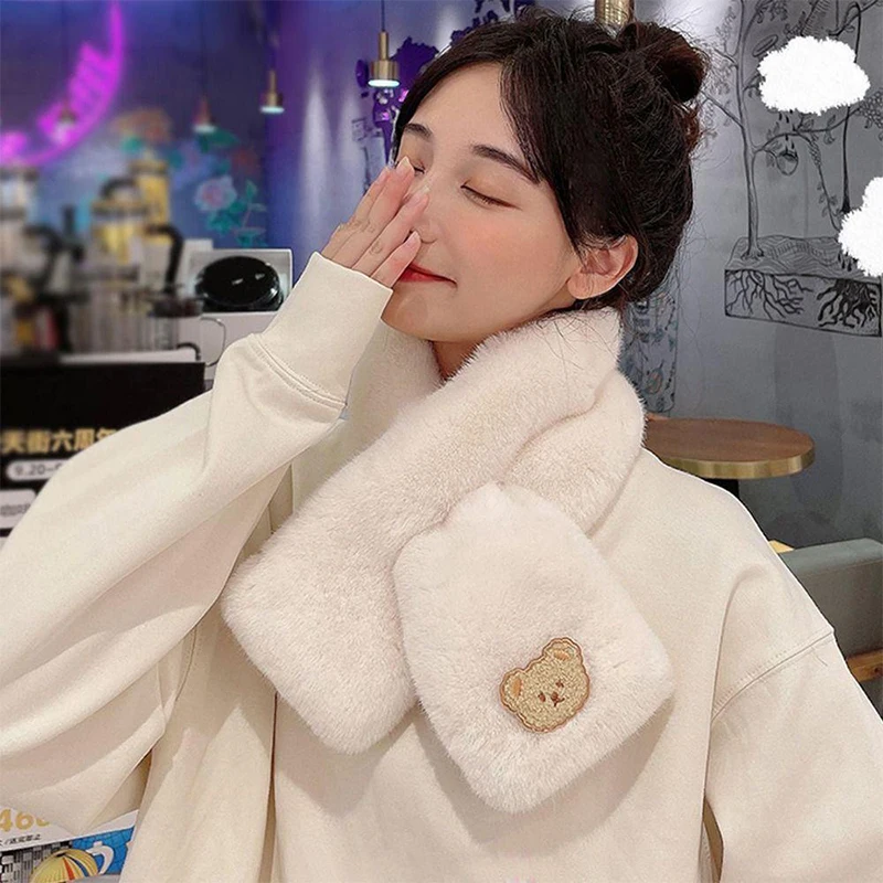 Women's Fashion Korean Bear Plush Student Versatile Thickened Warm Cross Scarf For Autumn And Winter
Women's Fashion Korean Bear Plush Student Versatile Thickened Warm Cross Scarf For Autumn And Winter