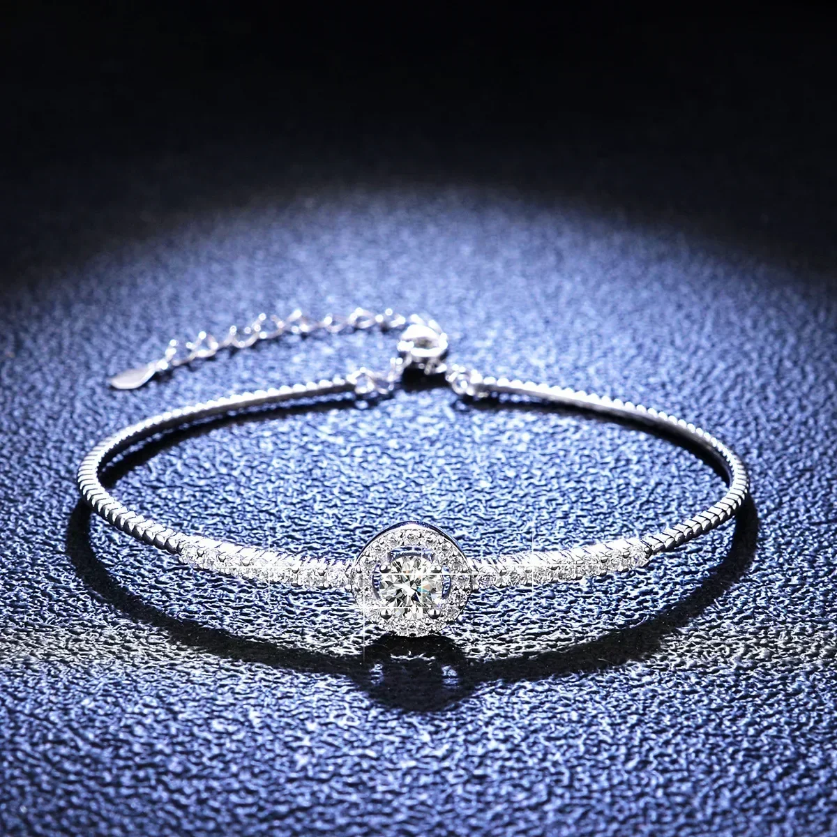 Luxury PT950 Platinum 1 Carat Moissanite Diamond Bracelet High-End Exquisite Jewelry Gift for Girlfriend Mother Souvenir Gift
Luxury PT950 Platinum 1 Carat Moissanite Diamond Bracelet High-End Exquisite Jewelry Gift for Girlfriend Mother Souvenir Gift