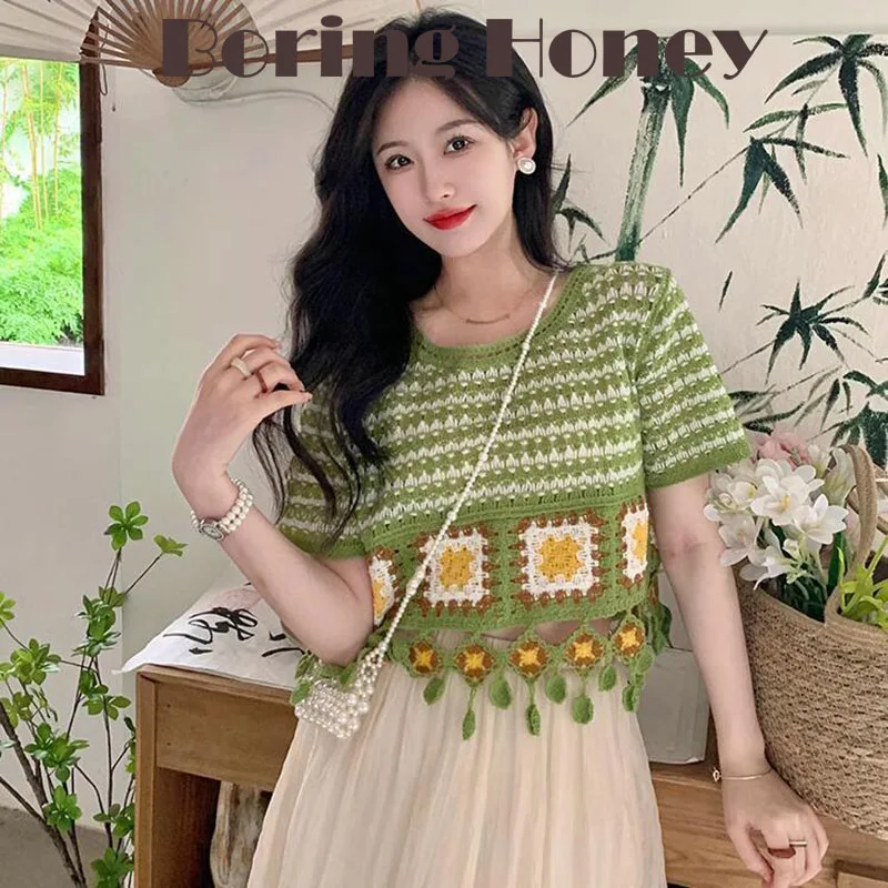Boring Honey Retro Tassel Hollow Tops New Summer Plaid Short-Sleeved T-Shirt Tassel Design Sense Of Pastoral Style Top Women
Boring Honey Retro Tassel Hollow Tops New Summer Plaid Short-Sleeved T-Shirt Tassel Design Sense Of Pastoral Style Top Women