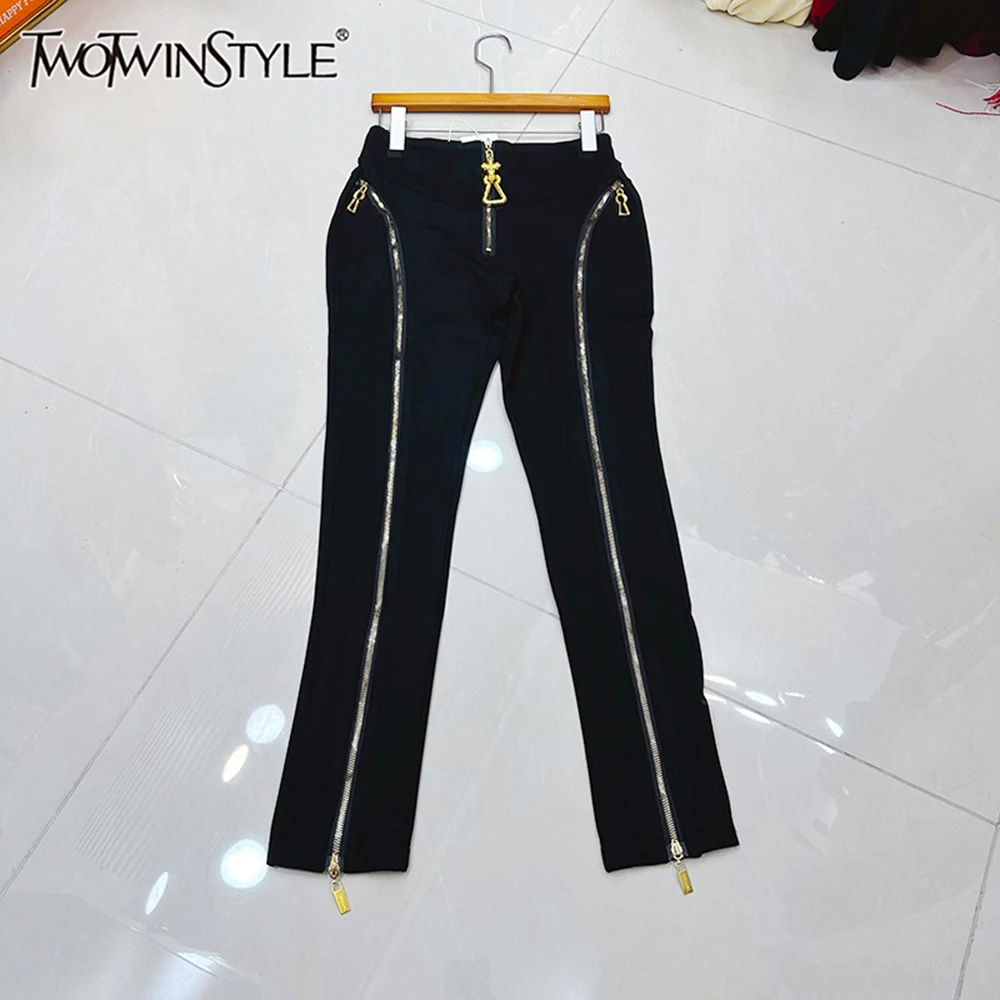 TWOTWINSTYLE, утягивающие однотонные брюки для женщин, осенние дизайнерские брюки с высокой талией на молнии, женские модные новые KPA556942
TWOTWINSTYLE, утягивающие однотонные брюки для женщин, осенние дизайнерские брюки с высокой талией на молнии, женские модные новые KPA556942