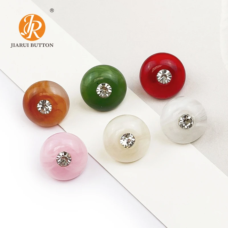 Кнопка для свитера из имитации нефрита с круглой вставкой из страз, классическая универсальная женская пуговица на высоком каблуке
Кнопка для свитера из имитации нефрита с круглой вставкой из страз, классическая универсальная женская пуговица на высоком каблуке